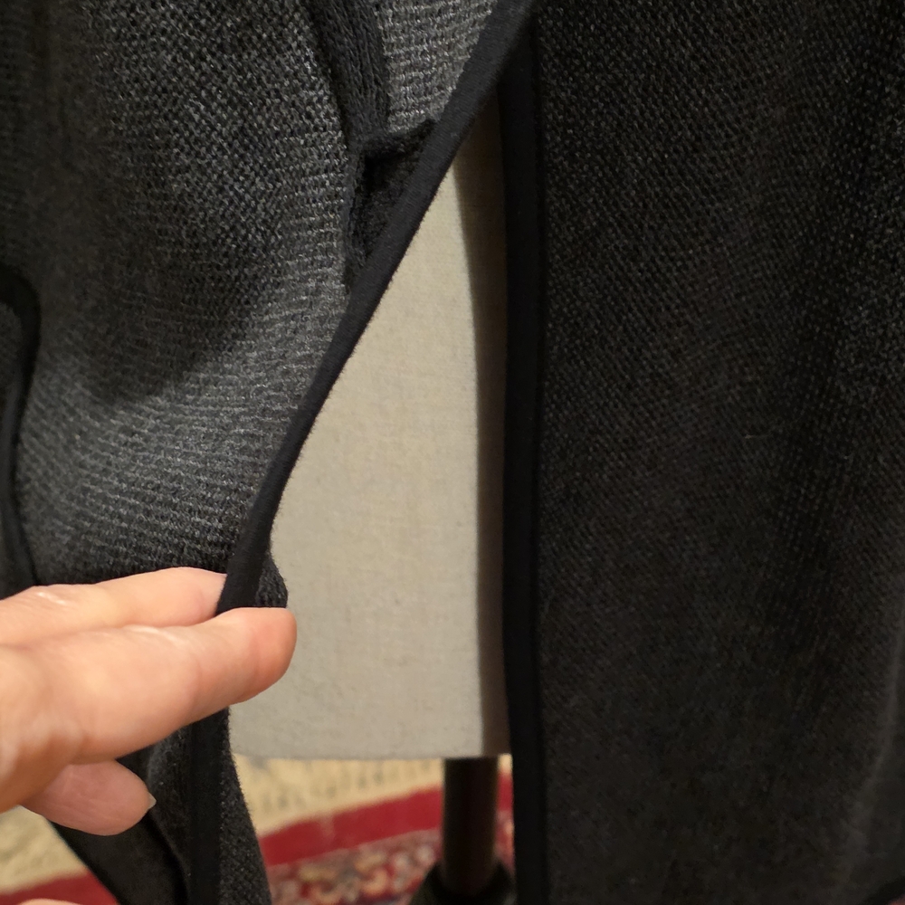 Elegant Gray Women's Blazer with Leaf Accents NWT - Picture 9 of 10